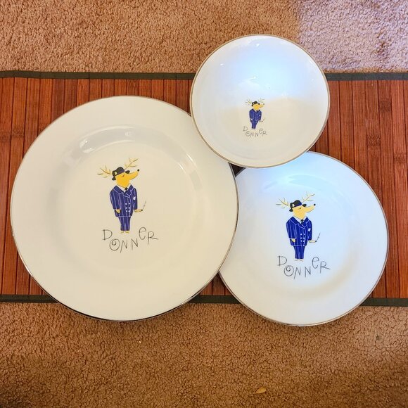 Pottery Barn Matching Reindeer Salad Plates/Dinner Plates/Bowls - 12 Pieces - Picture 3 of 11